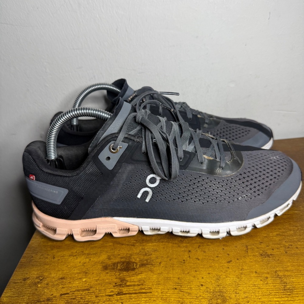 On Cloud Cloudflow Running Shoes Women Size 9.5 Grey Peach 15.99990